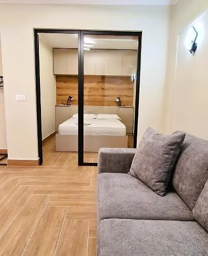 2v1 - Center 2 Apartamento Tirana